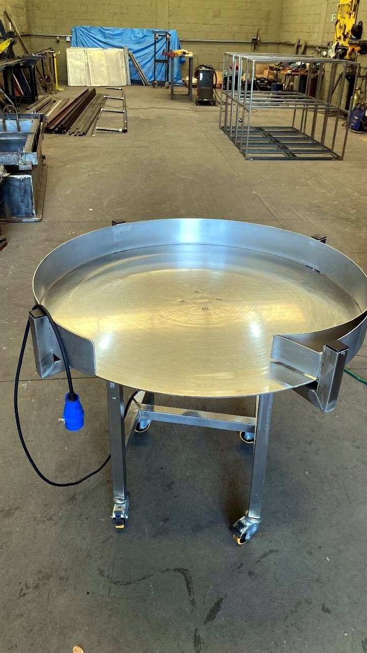 Mesa e estrutura em aço inox sob medida